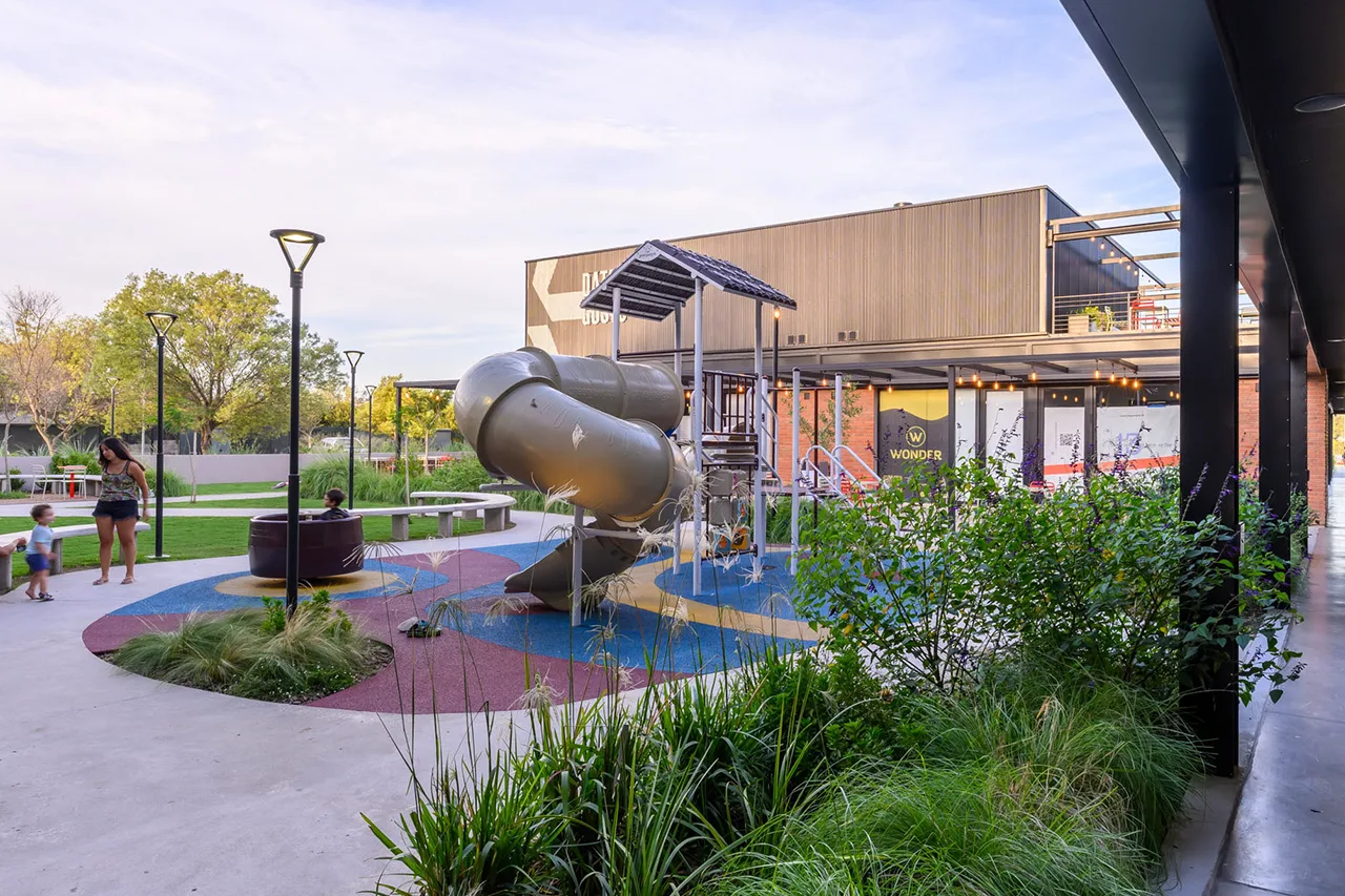 Zona de juegos infantiles en Paseo del Molino